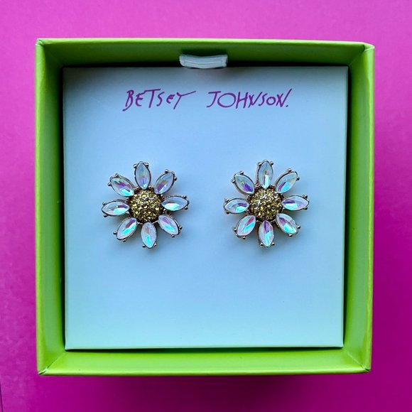 NWT Betsey Johnson Rhinestone Daisy Flower Stud Earrings - Picture 4 of 5